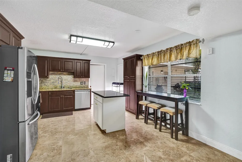 8740 Azalea Ct, Tamarac, FL 33321