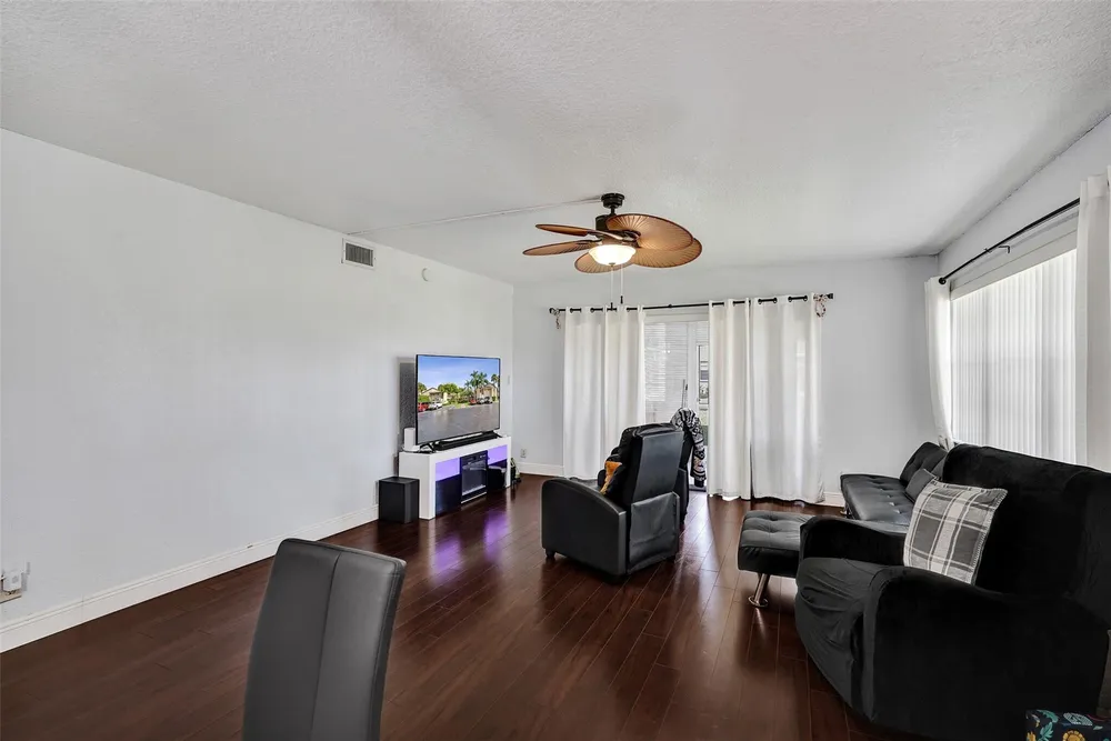 8740 Azalea Ct, Tamarac, FL 33321