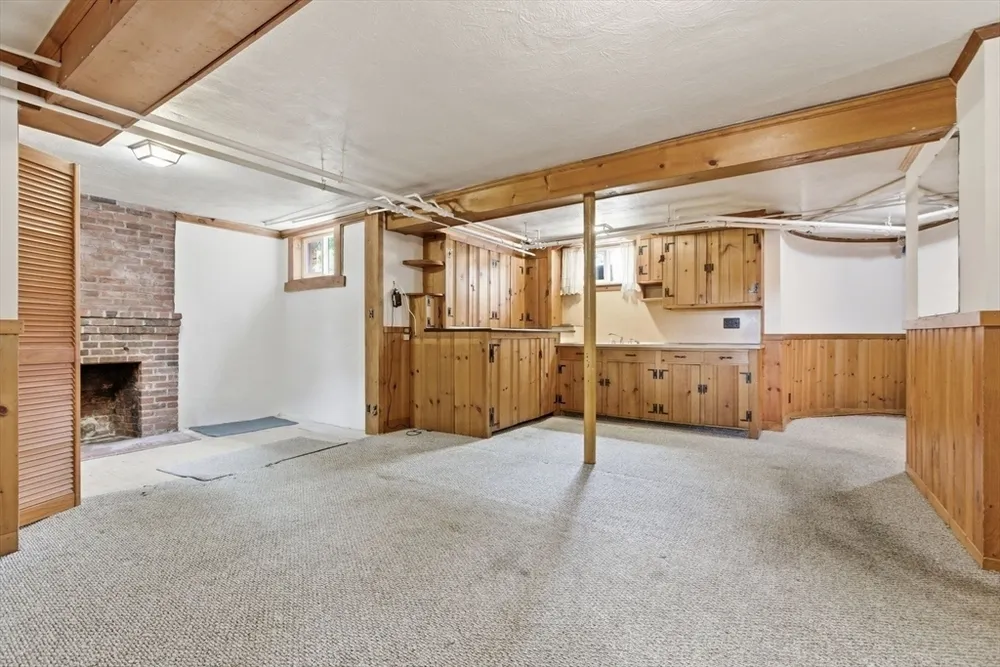 127 Larchmont Rd, Melrose, MA 02176