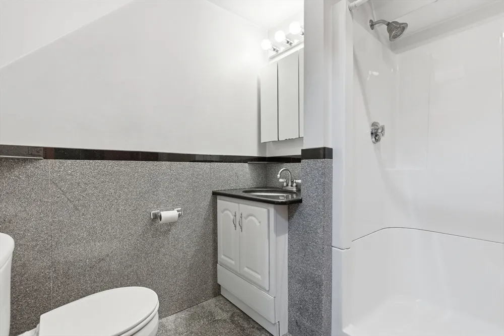 127 Larchmont Rd, Melrose, MA 02176