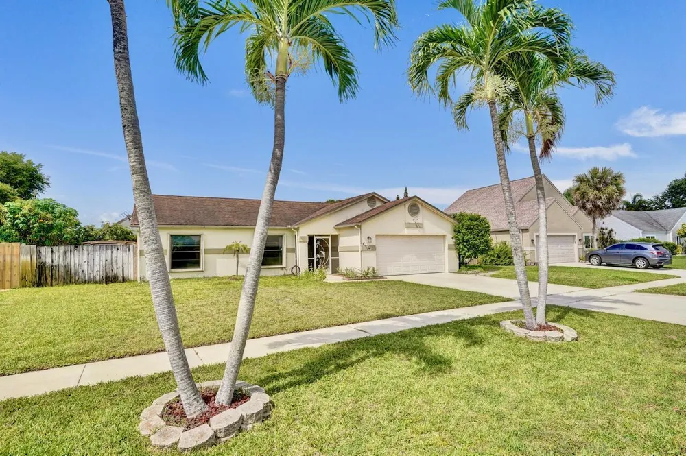 54 Cedar Circle, Boynton Beach, FL 33436