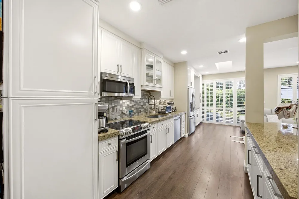 6738 Via Regina, Boca Raton, FL 33433