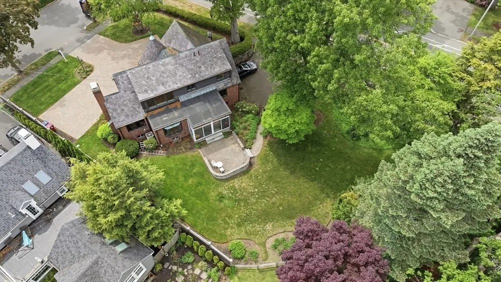 127 Larchmont Rd, Melrose, MA 02176