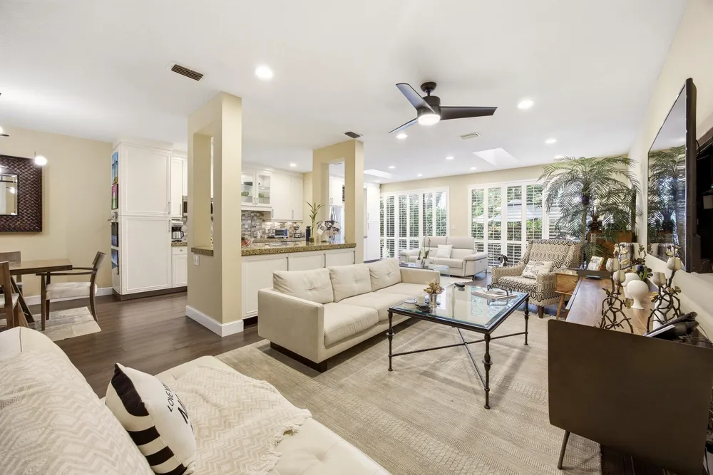 6738 Via Regina, Boca Raton, FL 33433