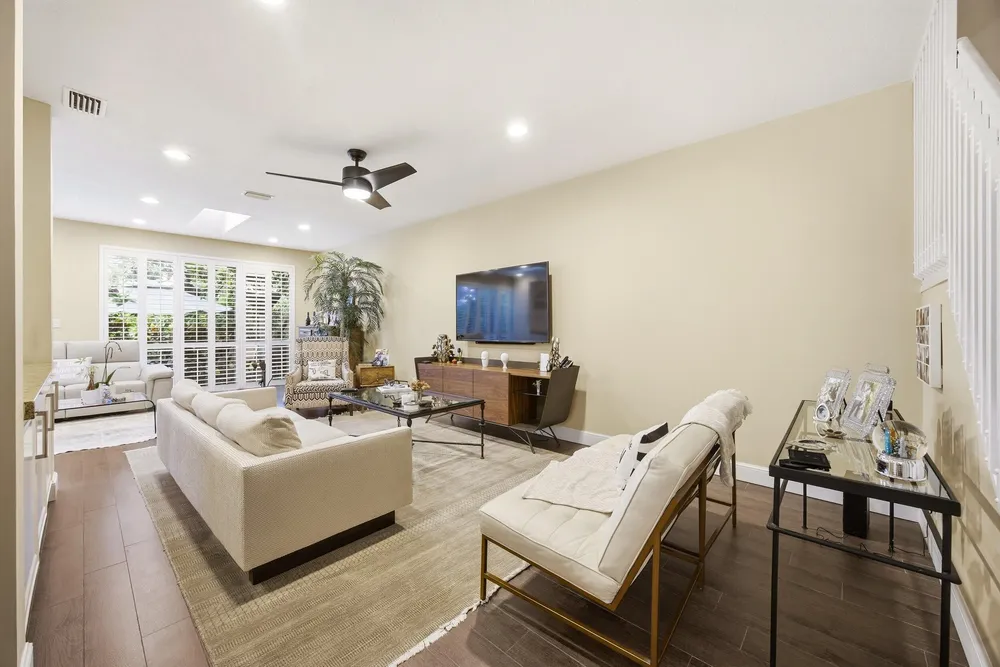 6738 Via Regina, Boca Raton, FL 33433