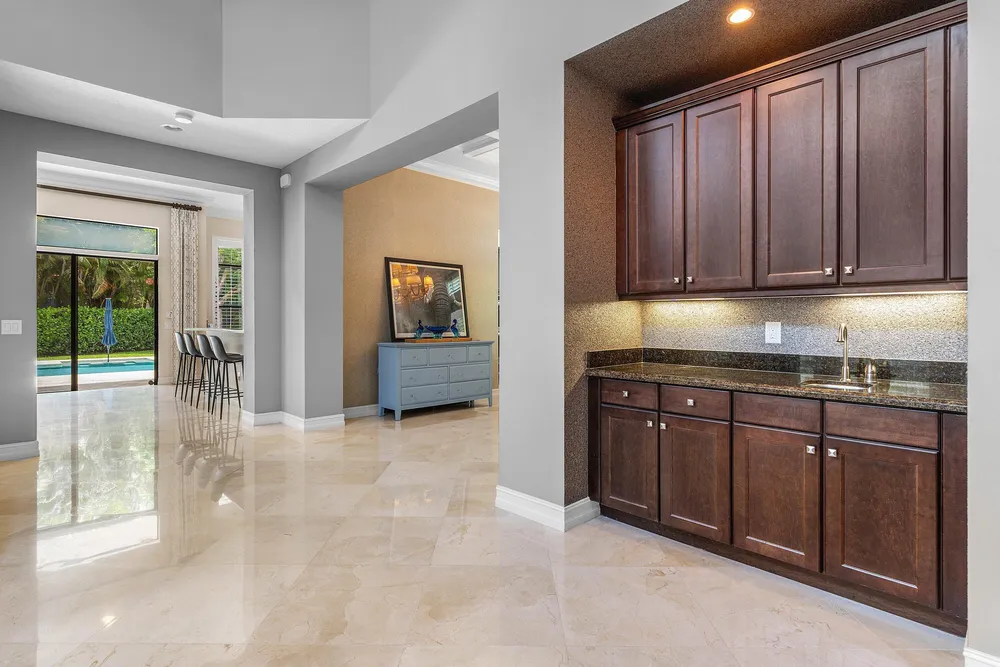 8658 Lewis River Rd, Delray Beach, FL 33446