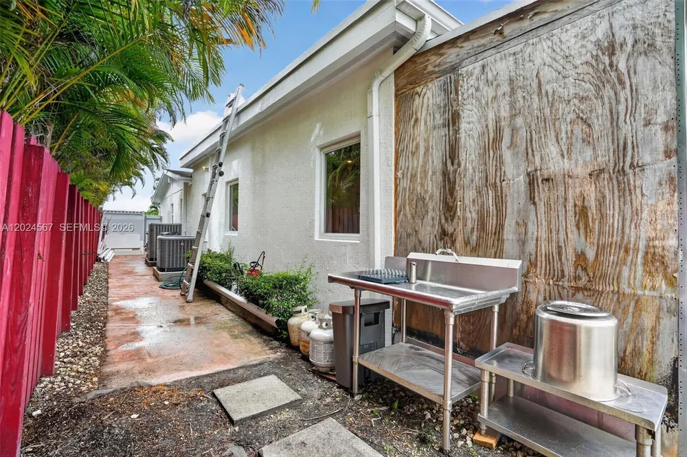 13463 SW 66TH TER, Miami, FL 33183