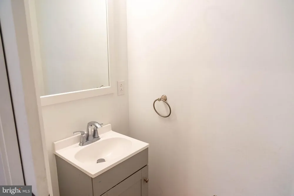 7 Center St, Collingswood, NJ 08108