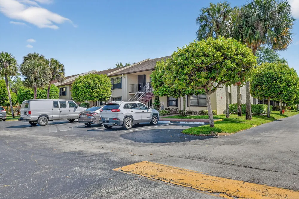 7855 Willow Spring Dr, Lake Worth, FL 33467