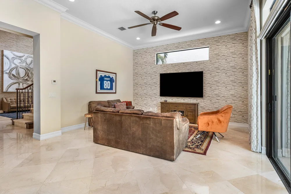 8658 Lewis River Rd, Delray Beach, FL 33446
