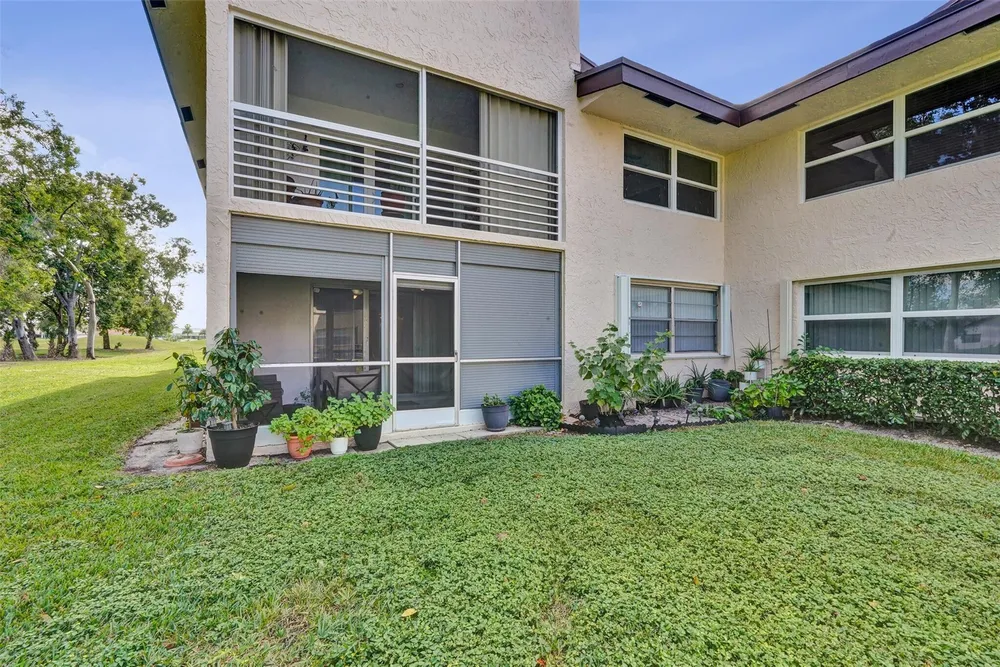 8740 Azalea Ct, Tamarac, FL 33321