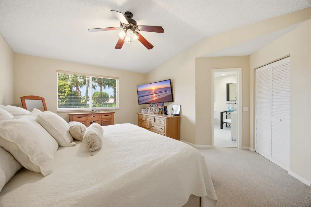 6738 Via Regina, Boca Raton, FL 33433