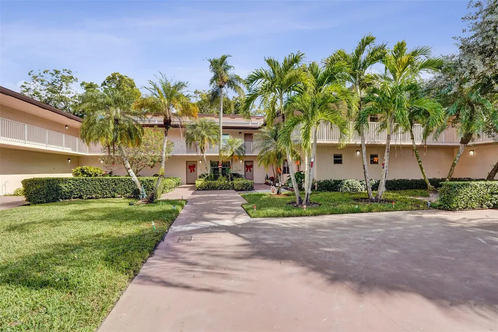 8740 Azalea Ct, Tamarac, FL 33321