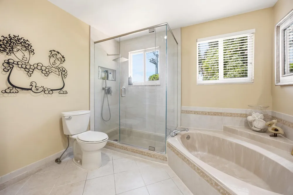 6738 Via Regina, Boca Raton, FL 33433