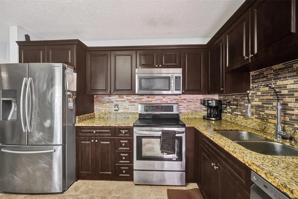8740 Azalea Ct, Tamarac, FL 33321