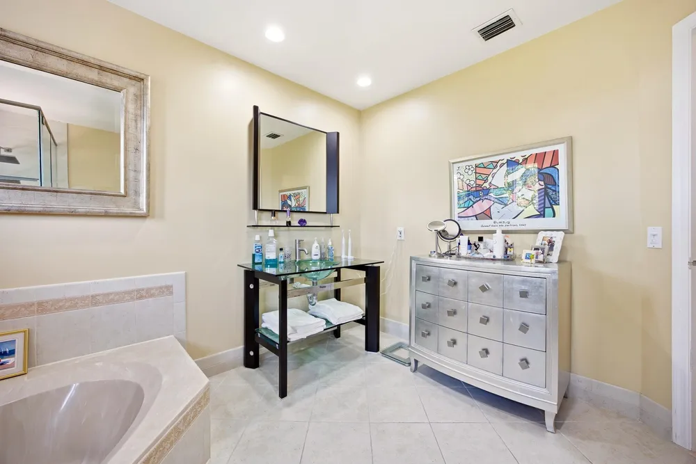6738 Via Regina, Boca Raton, FL 33433
