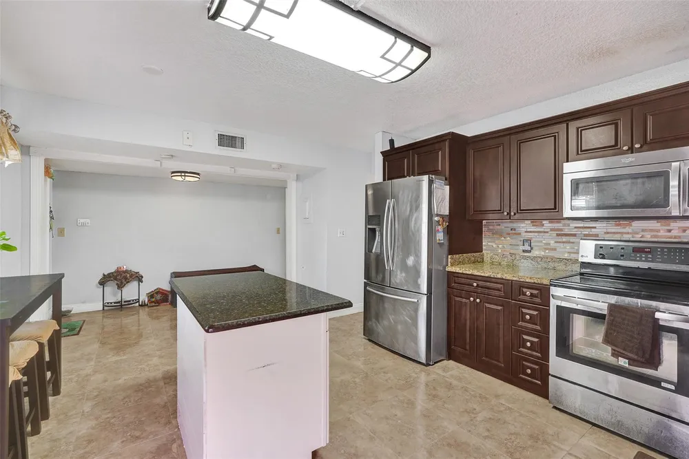 8740 Azalea Ct, Tamarac, FL 33321