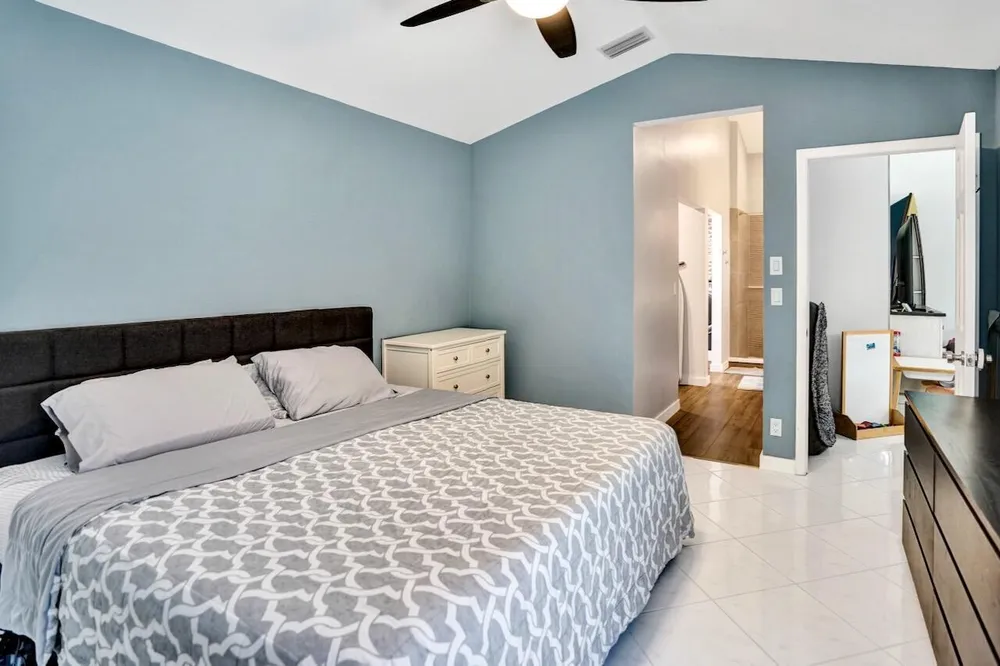 54 Cedar Circle, Boynton Beach, FL 33436