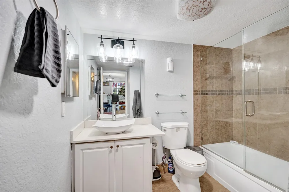 8740 Azalea Ct, Tamarac, FL 33321