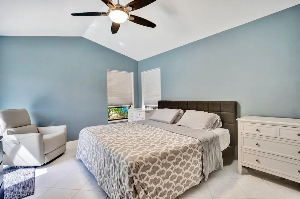 54 Cedar Circle, Boynton Beach, FL 33436