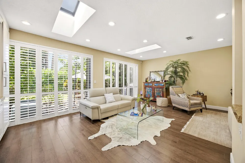 6738 Via Regina, Boca Raton, FL 33433