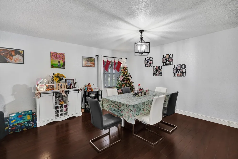 8740 Azalea Ct, Tamarac, FL 33321