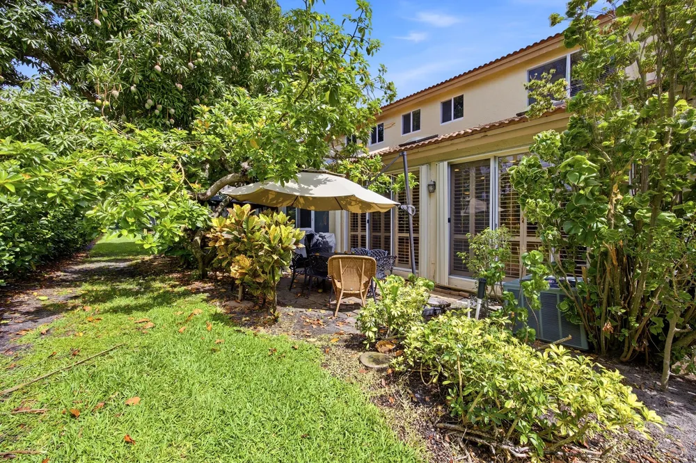 6738 Via Regina, Boca Raton, FL 33433