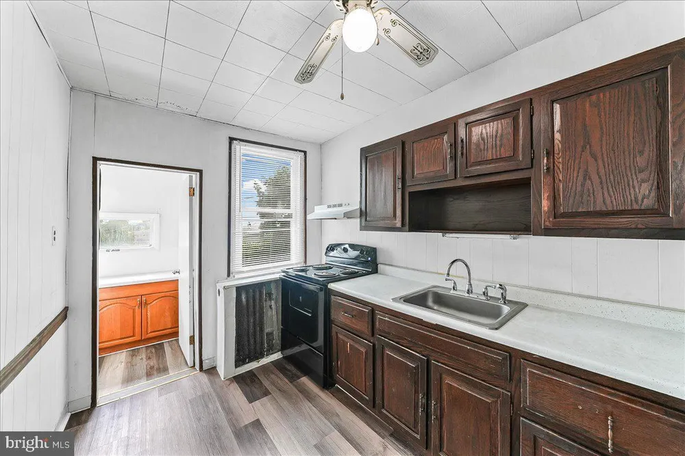 9 Ardsley Rd, Upper Darby, PA 19082