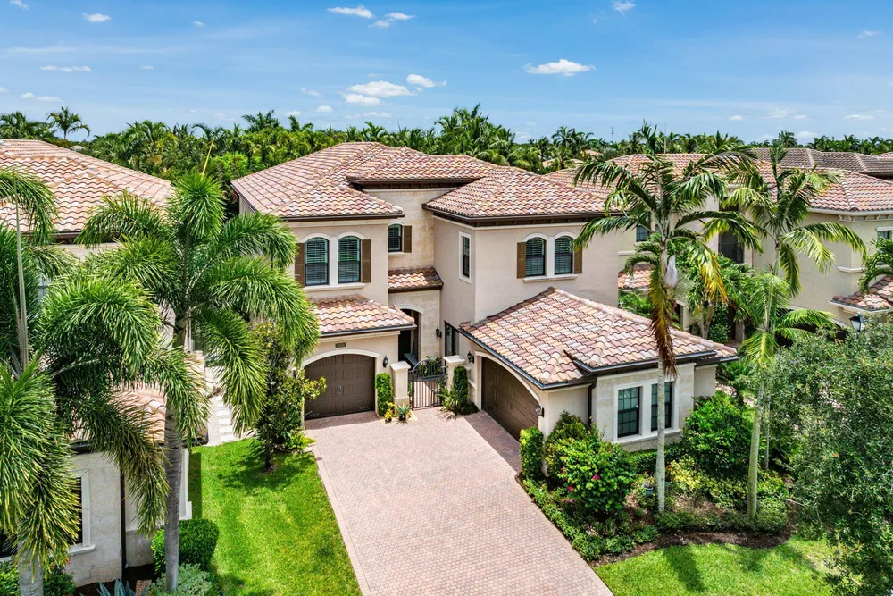 8658 Lewis River Rd, Delray Beach, FL 33446