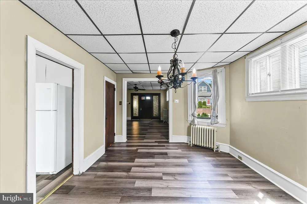 9 Ardsley Rd, Upper Darby, PA 19082