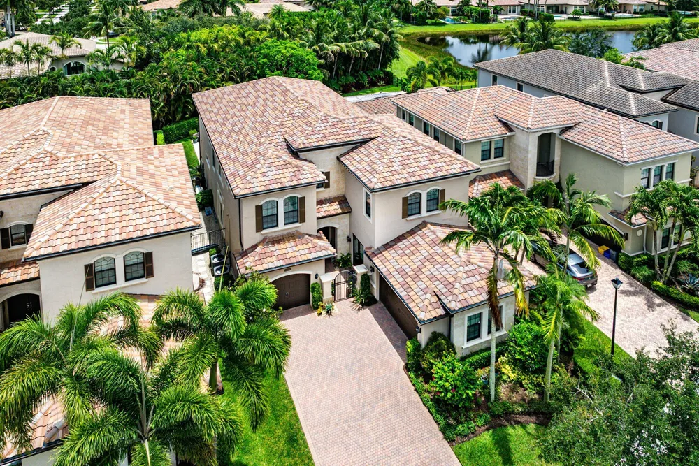 8658 Lewis River Rd, Delray Beach, FL 33446