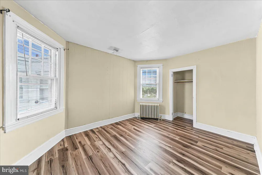 9 Ardsley Rd, Upper Darby, PA 19082