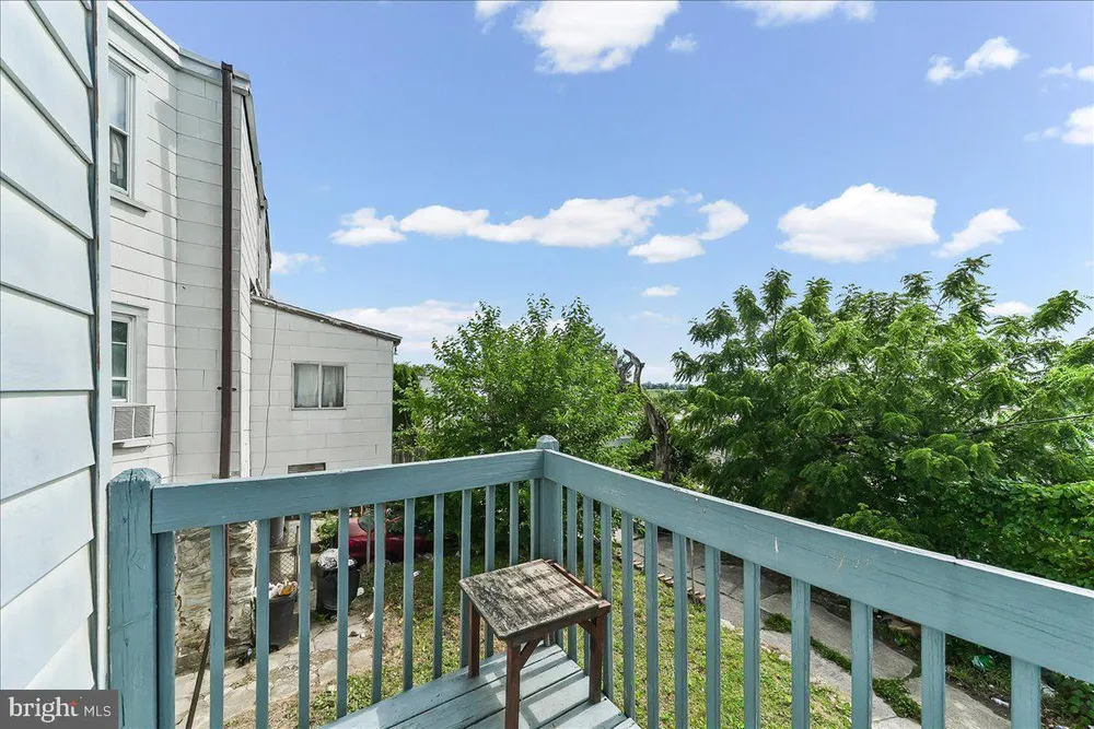 9 Ardsley Rd, Upper Darby, PA 19082