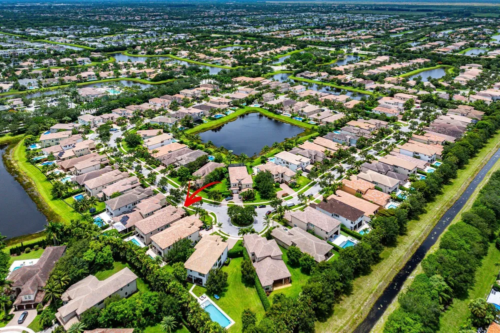 8658 Lewis River Rd, Delray Beach, FL 33446