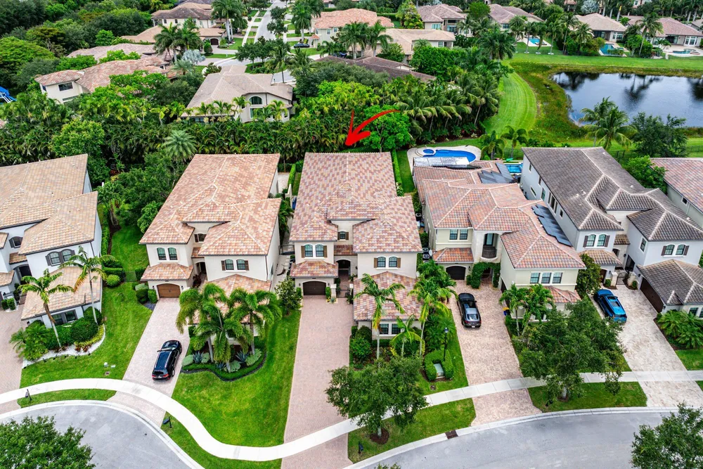 8658 Lewis River Rd, Delray Beach, FL 33446