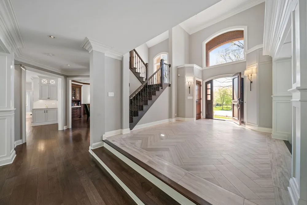 599 Chateaux Bourne Dr, Barrington, IL 60010
