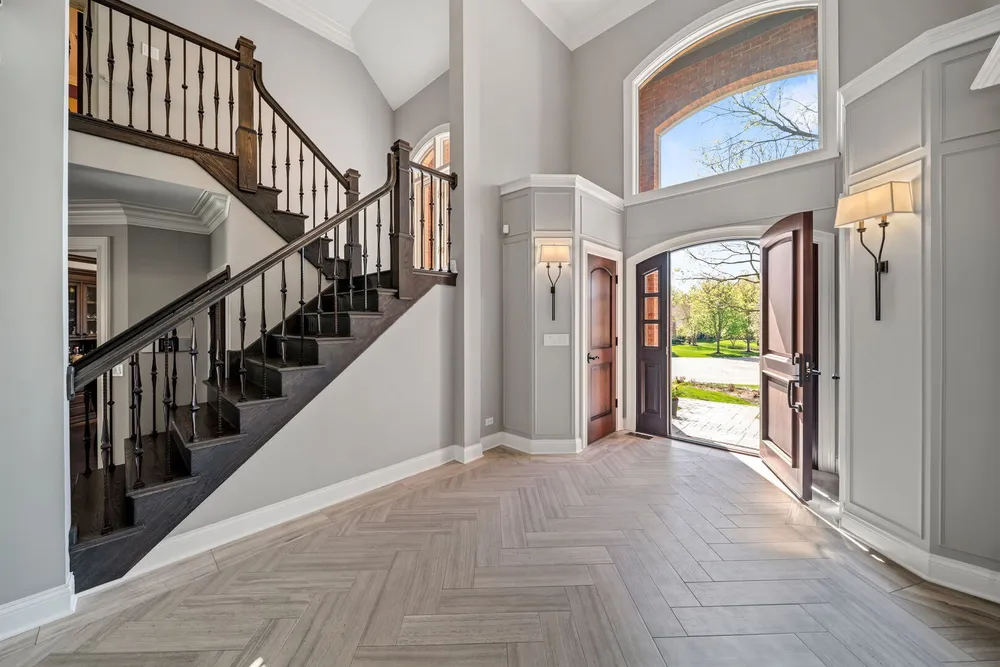 599 Chateaux Bourne Dr, Barrington, IL 60010
