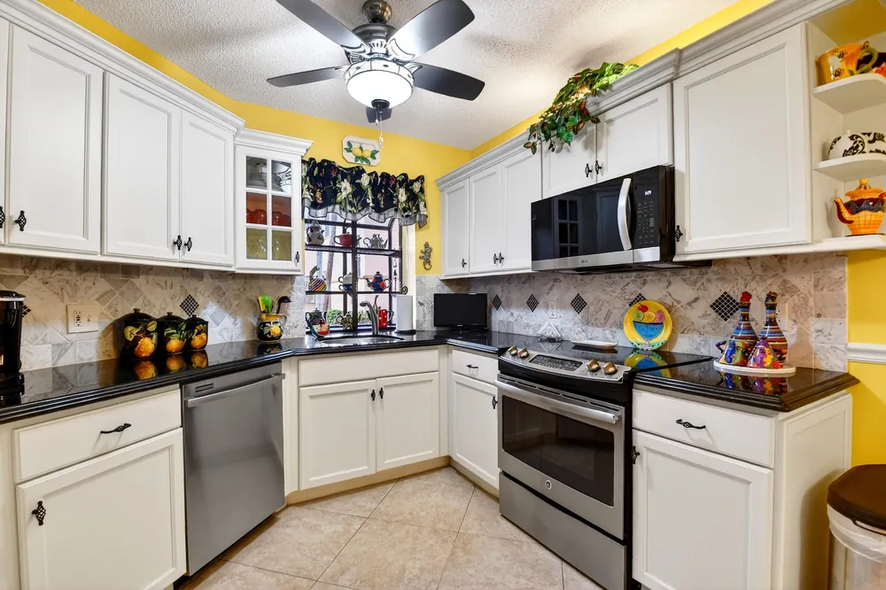 5188 Europa Dr, Boynton Beach, FL 33437