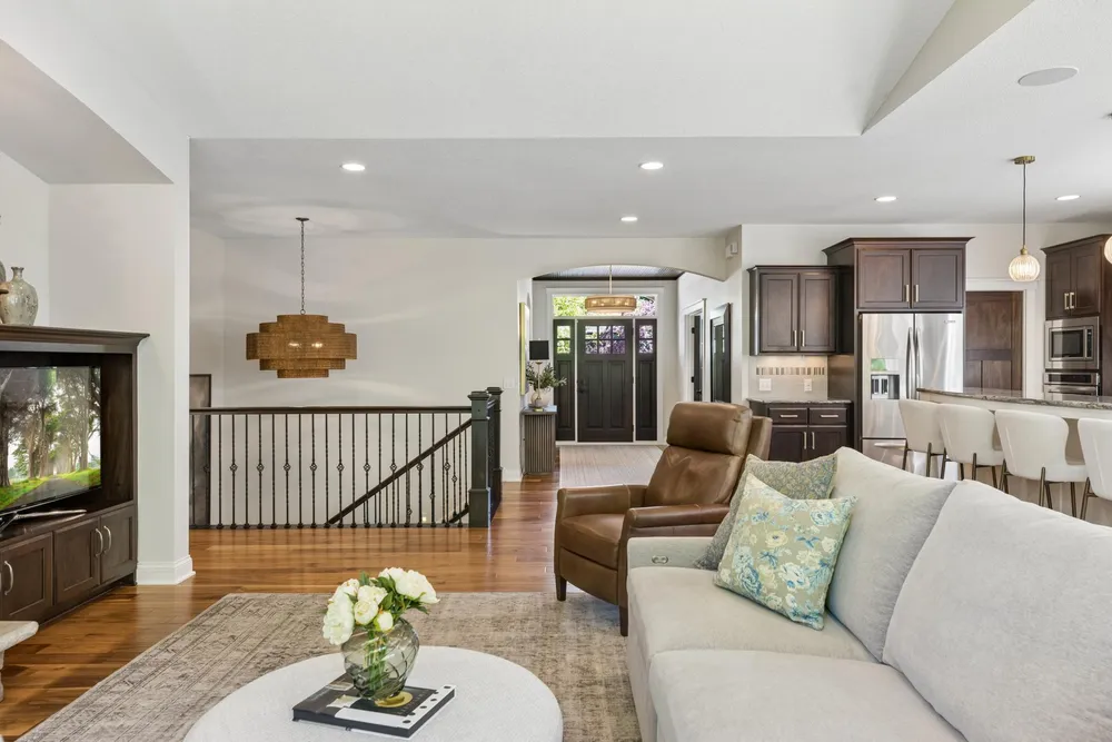14 Beebe Ave, Mendota Heights, MN 55118
