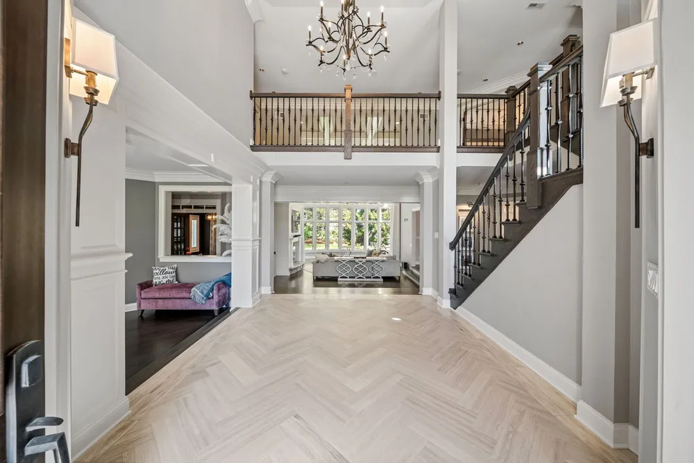599 Chateaux Bourne Dr, Barrington, IL 60010