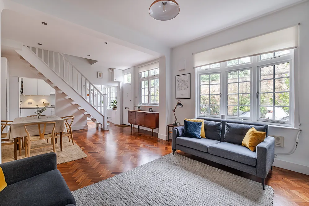 Bensbury Close, London, SW15 photo 2