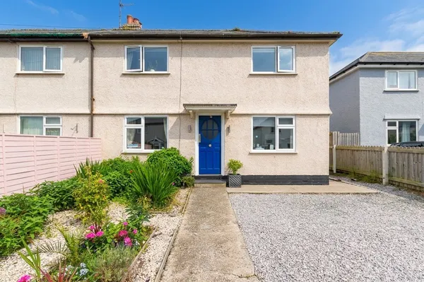 Mona Road, Conwy, LL32