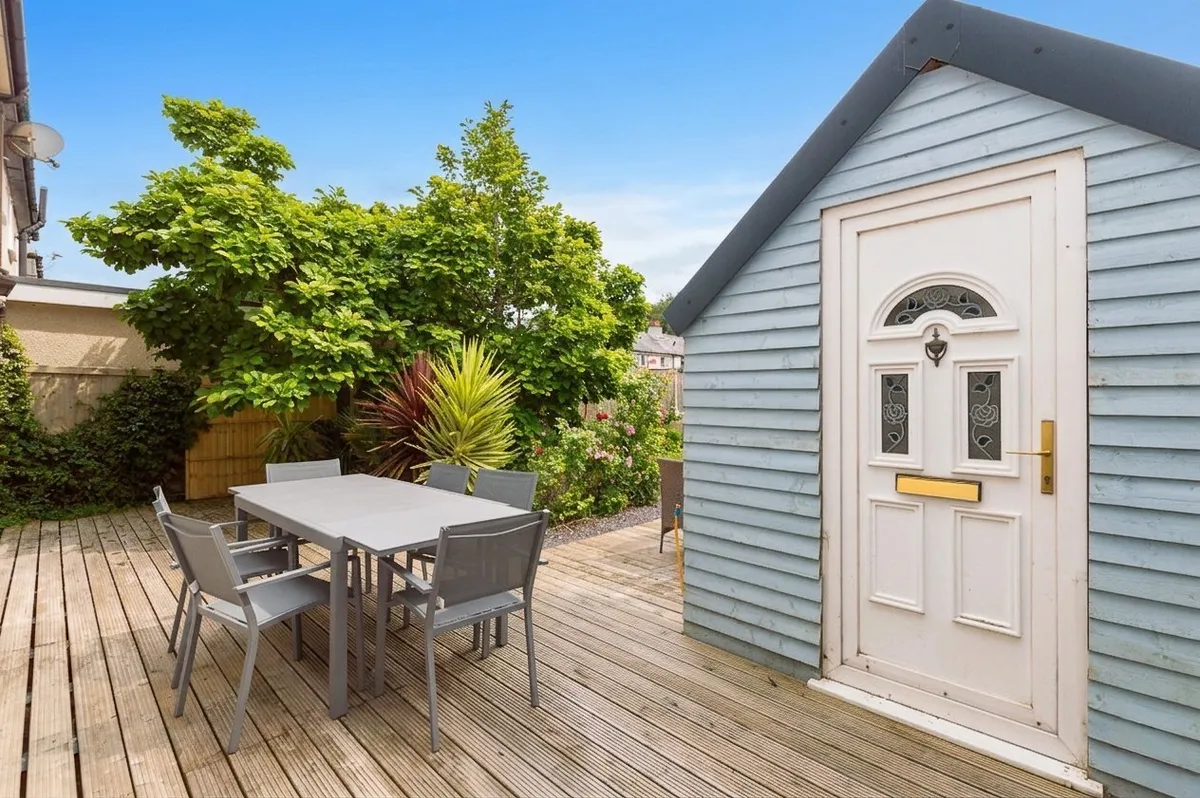 Mona Road, Conwy, LL32