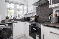 Gore Road Raynes Park SW20 photo 2