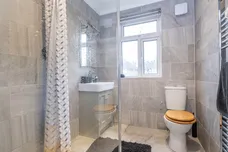 Gore Road Raynes Park SW20 photo 5