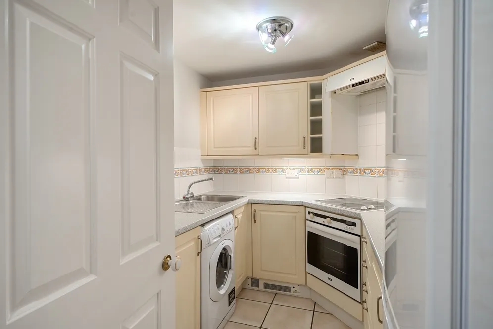 Winchcombe Street Cheltenham GL52 photo 11