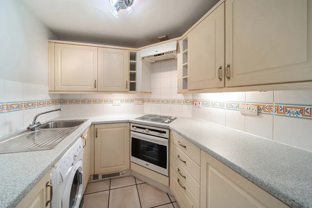 Winchcombe Street Cheltenham GL52 photo 12