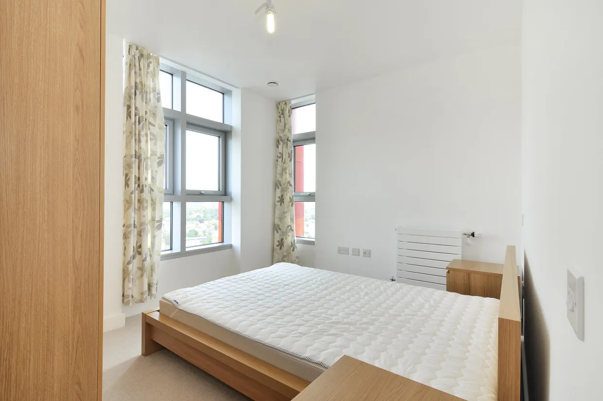 Vermilion, E16 photo 9
