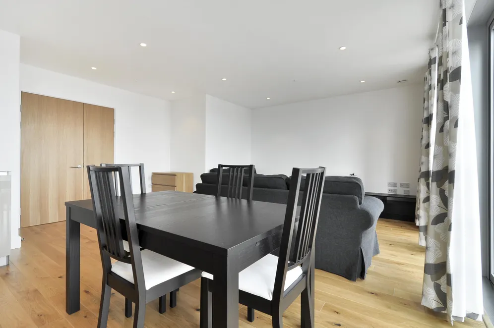 Vermilion, E16 photo 12