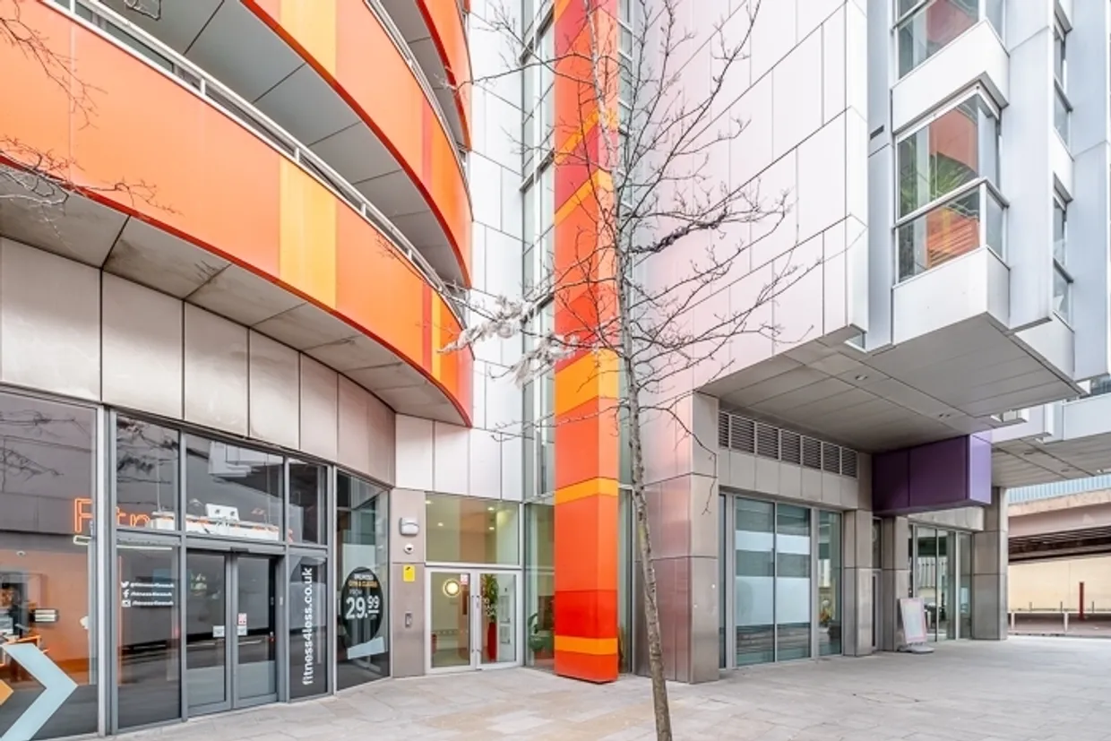 Vermilion, E16 photo 14